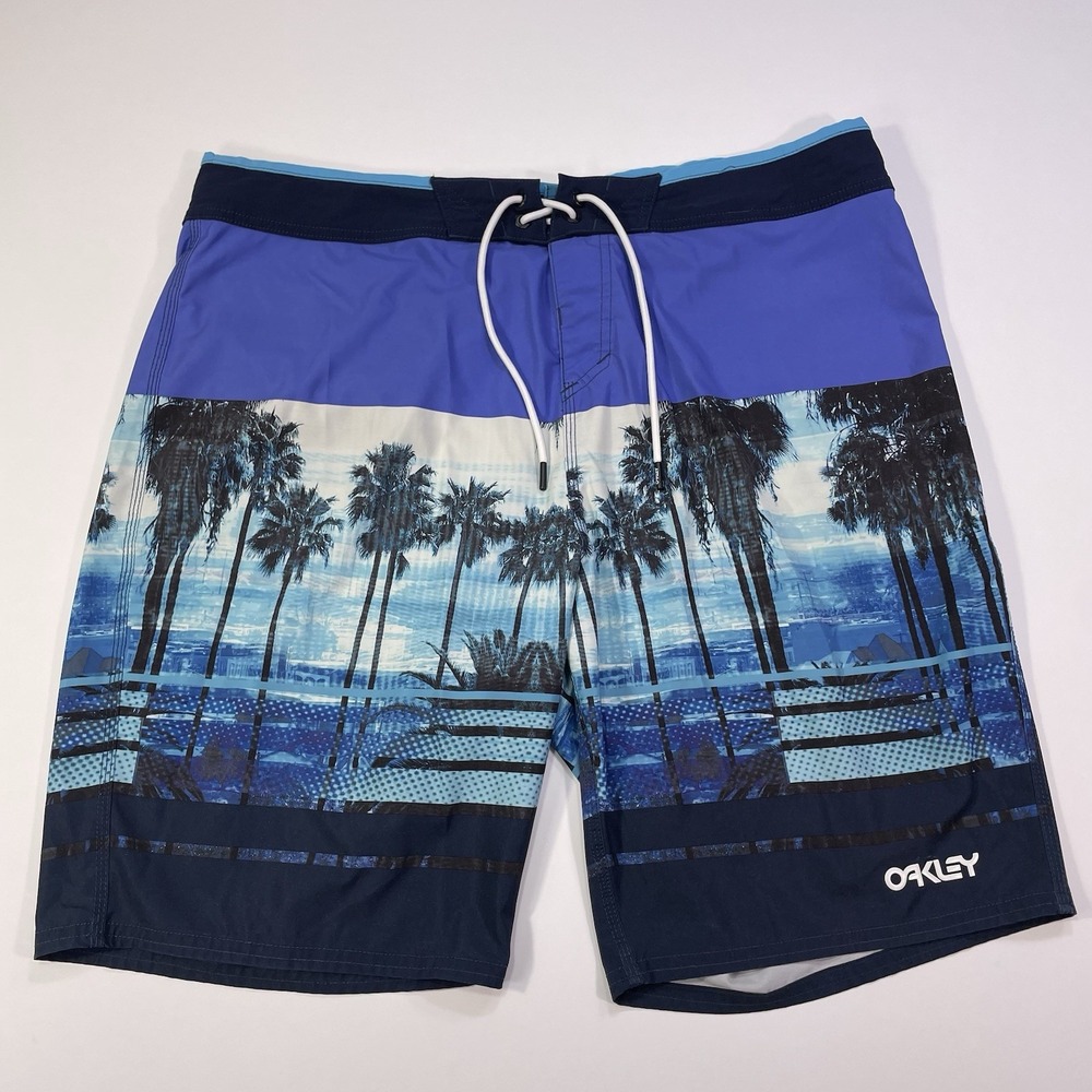 Oakley Board Shorts Men's 38 Performance Swim Trunks 10" Inseam Graphic Palms